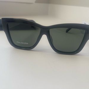NWT Le Specs Total Eclipse sunglasses